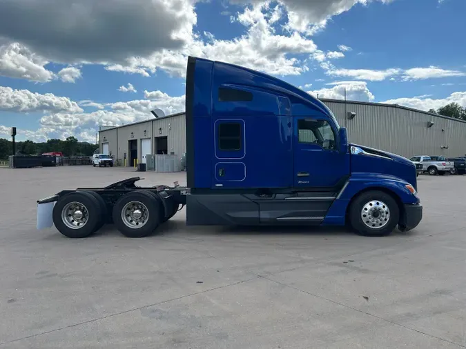 2022 Kenworth T680