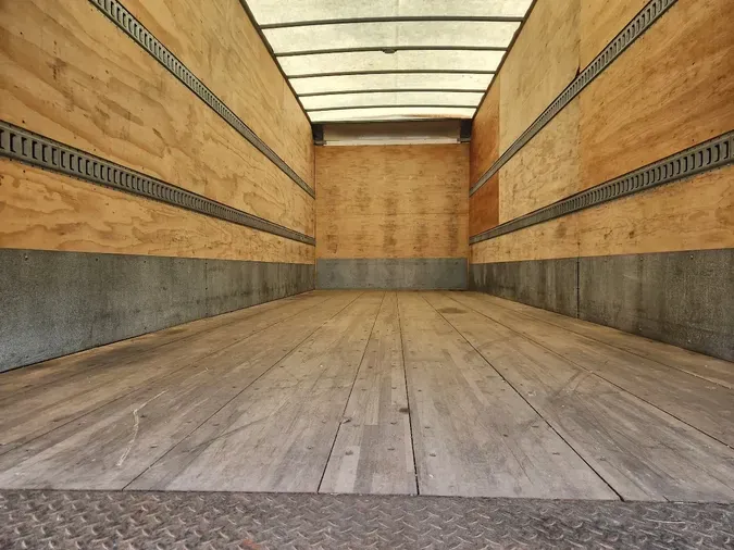 2020 HINO 268A