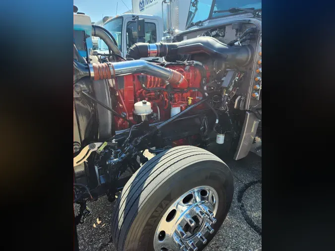 2015 PETERBILT 389