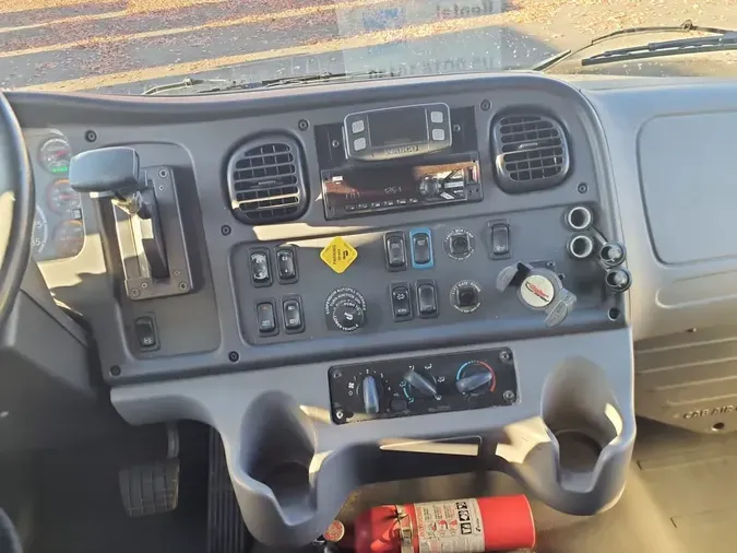 2019 FREIGHTLINER/MERCEDES M2 106