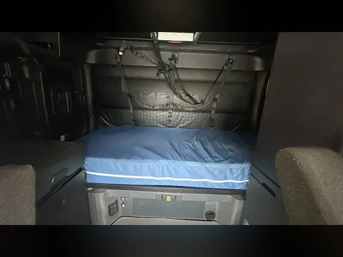 2023 Freightliner Cascadia 126