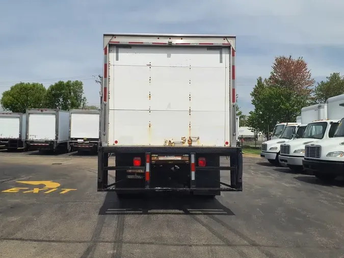 2019 FREIGHTLINER M2 106