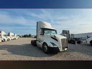 2019 Volvo VNL300