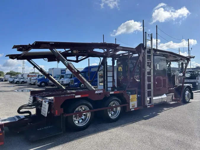 2021 Peterbilt 389