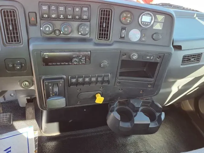 2020 NAVISTAR INTERNATIONAL MV607 (4X2)