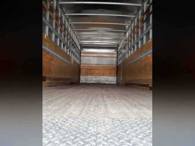 2017 FREIGHTLINER M2 106