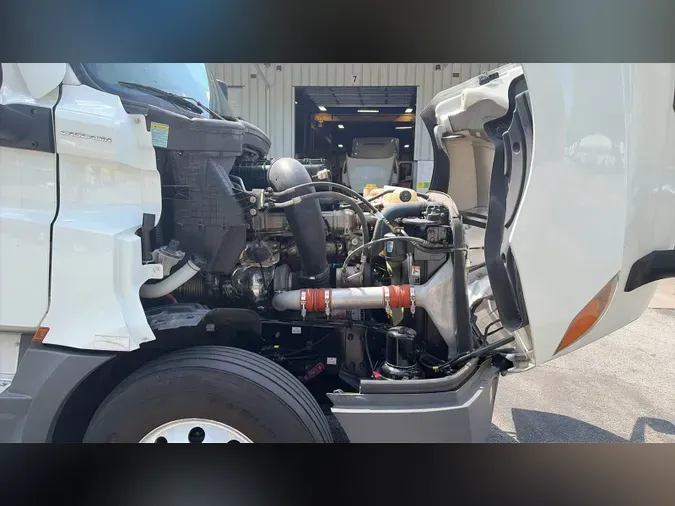2023 Freightliner Cascadia 126