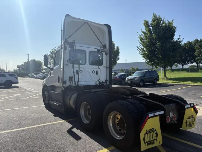 2022 Freightliner Cascadia366262aca75777fdd242ccdd8cf5f6d6