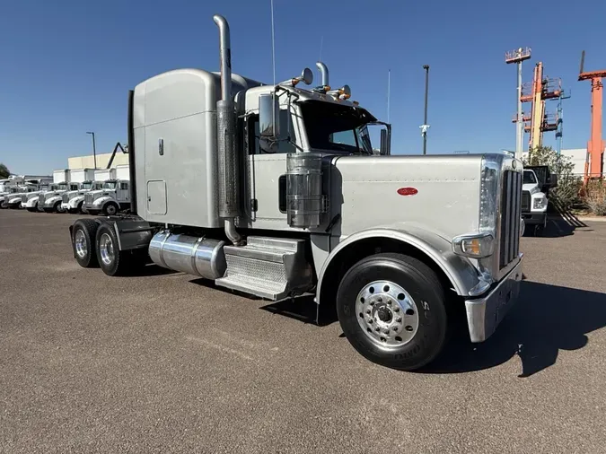 2020 Peterbilt 389