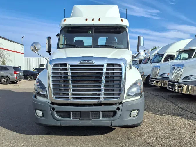 2018 FREIGHTLINER/MERCEDES CASCADIA 125