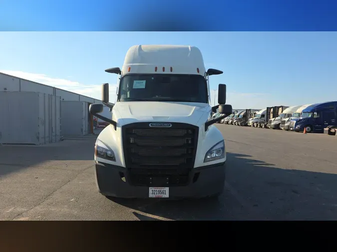 2023 Freightliner Cascadia 126