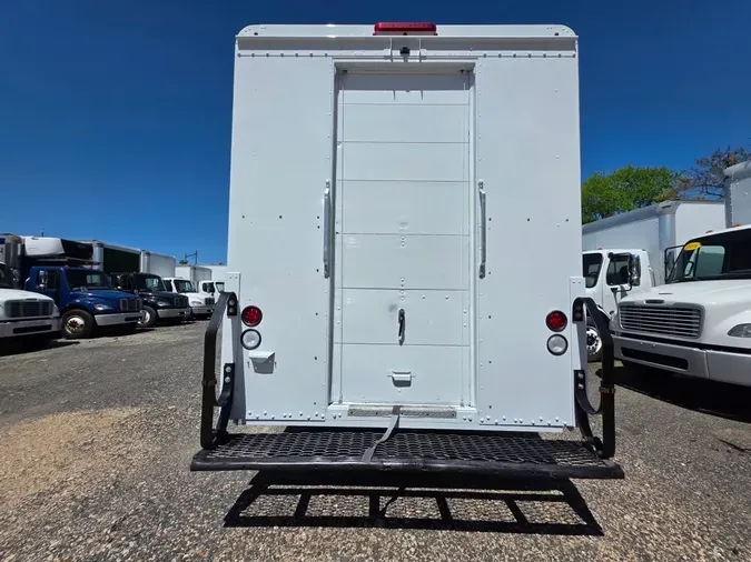 2017 FRTLR CUSTOM CHASSIS CORP MT-55 WALK-IN