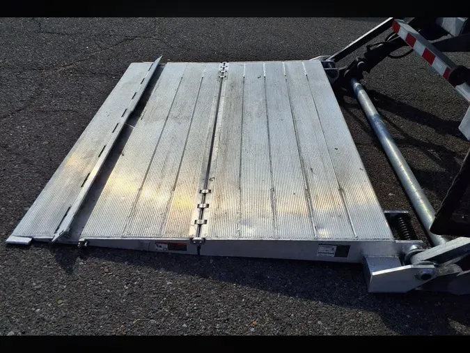 2019 FREIGHTLINER/MERCEDES M2 106