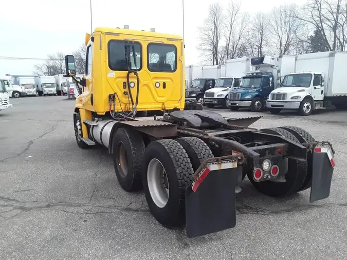 2019 FREIGHTLINER/MERCEDES CASCADIA 125