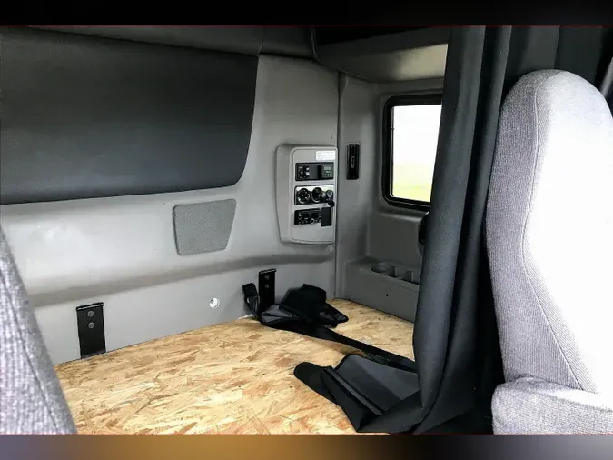 2022 INT LT625 6x4