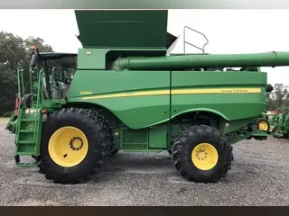 2012 John Deere S690