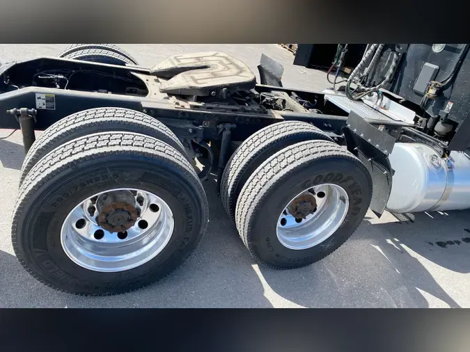 2021 Peterbilt 579