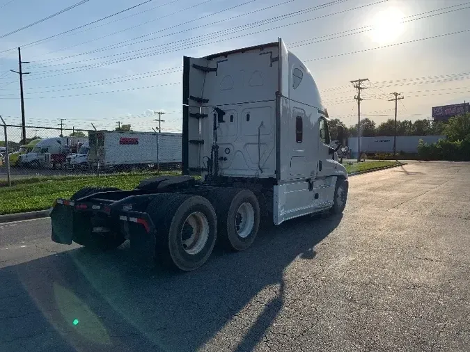 2019 Freightliner X12564ST