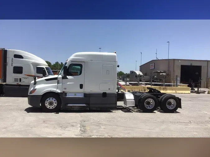 2022 Freightliner Cascadia 126