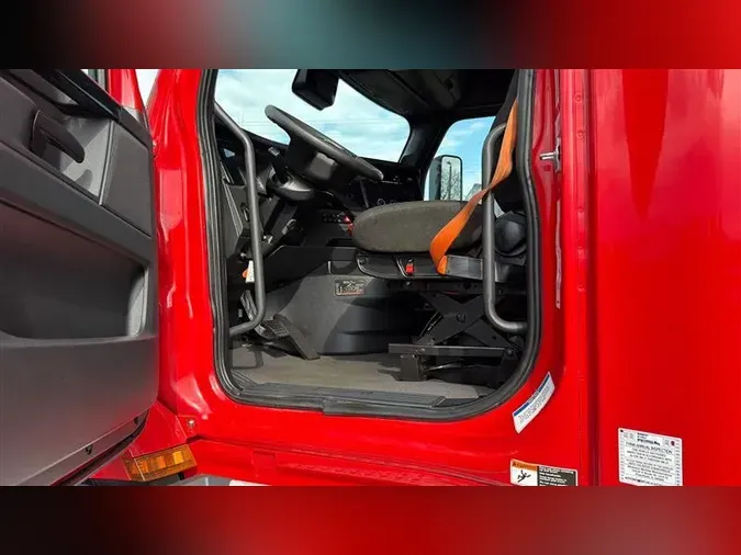 2023 FREIGHTLINER CA126