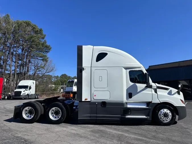 2022 FREIGHTLINER CASCADIA 126