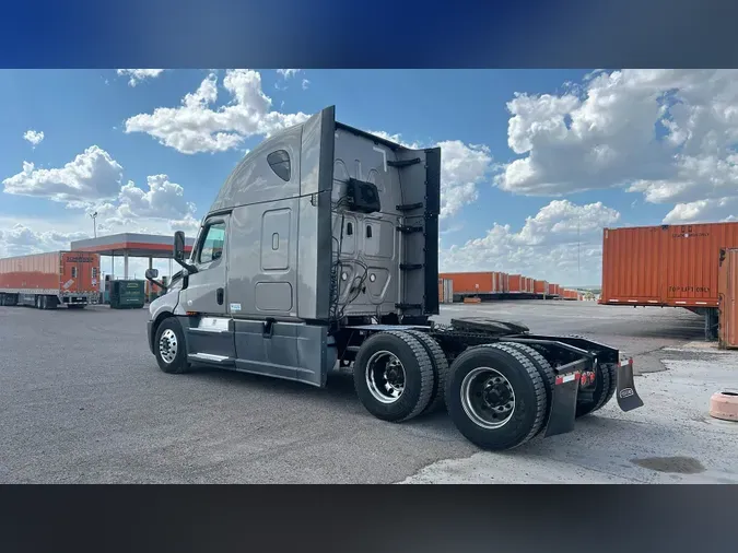 2022 Freightliner Cascadia 126