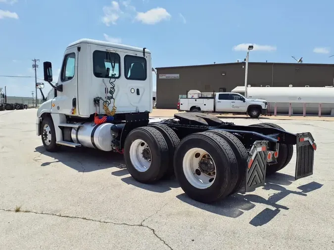 2020 FREIGHTLINER CASCADIA 125