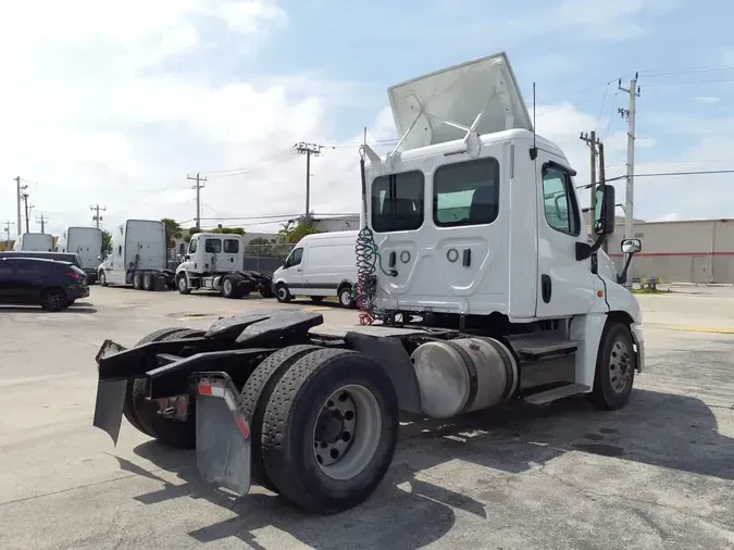 2018 FREIGHTLINER CASCADIA 125