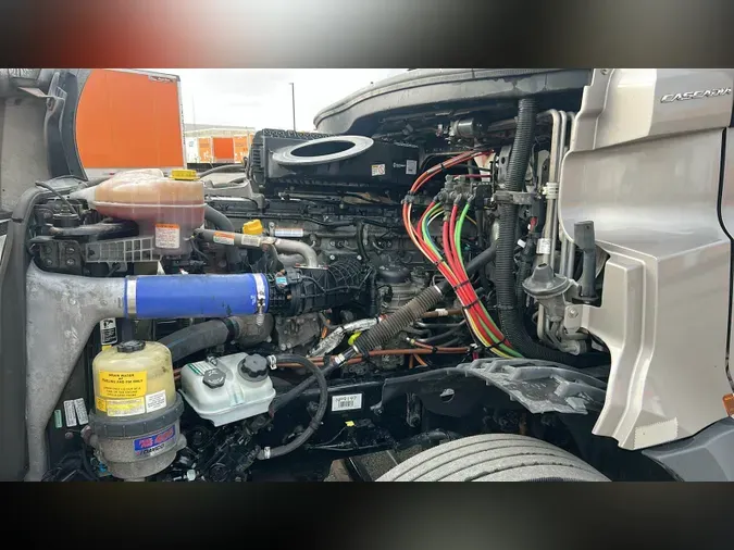 2023 Freightliner Cascadia 126
