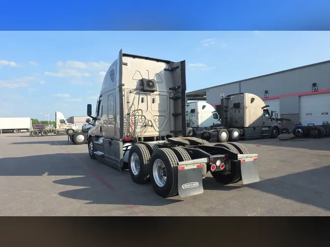 2023 Freightliner Cascadia 126