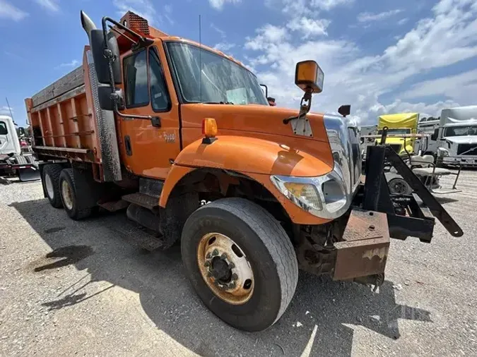 2004 INTERNATIONAL WORKSTAR 7400
