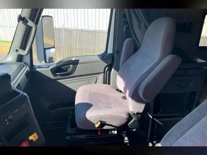 2023 INT LT625 6X4