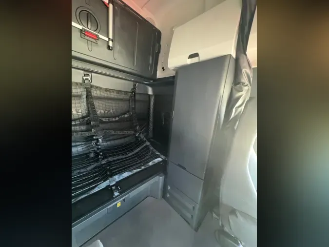 2023 FREIGHTLINER Cascadia 126