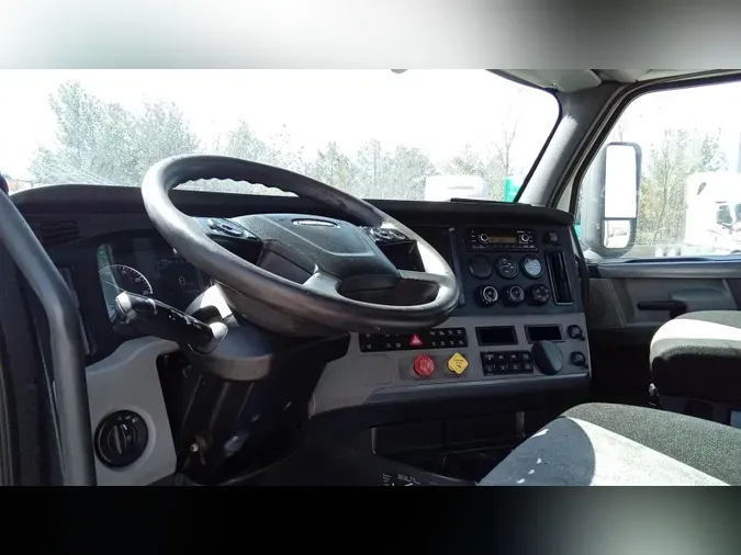 2020 Freightliner Cascadia 126