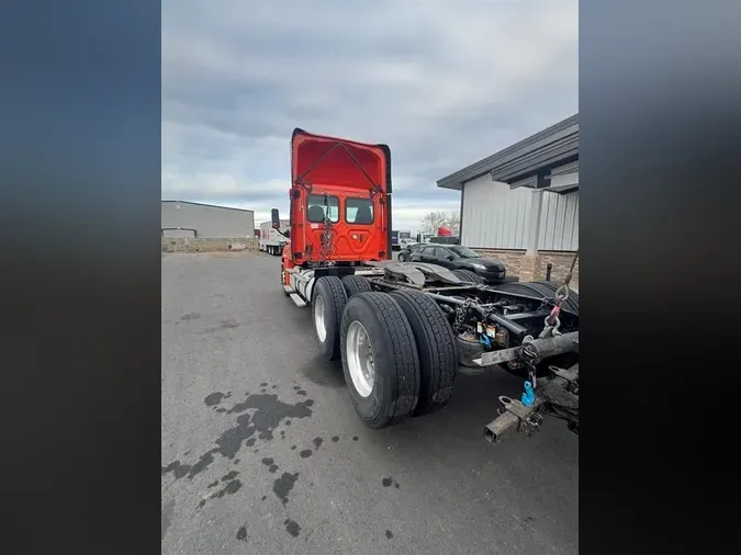 2018 FREIGHTLINER/MERCEDES CASCADIA 125