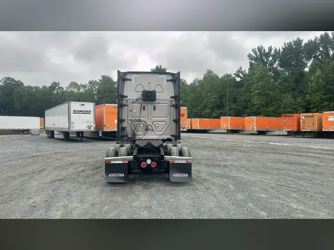 2023 Freightliner Cascadia 1263692cef3b825303f95ad47c8e065fa29