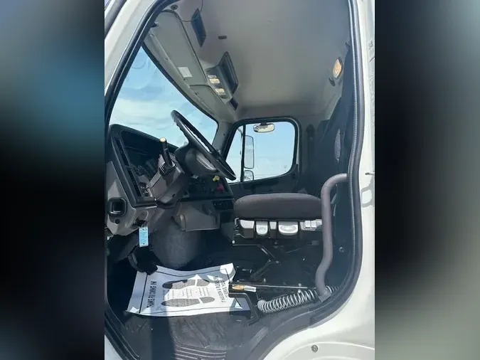 2023 Freightliner Business Class M2 112