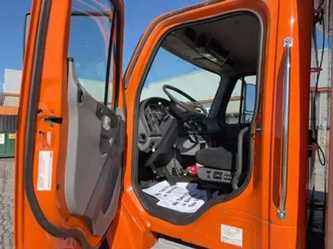 2018 Freightliner M2