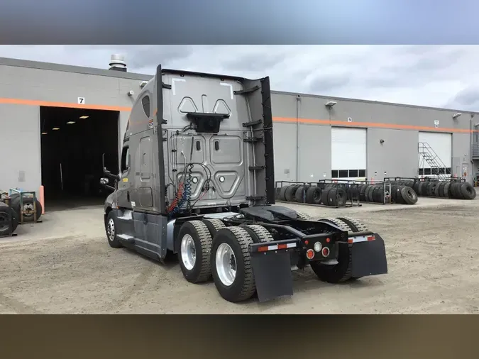 2020 Freightliner Cascadia