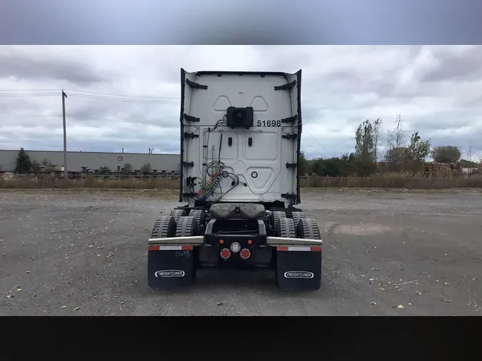 2021 Freightliner Cascadia 126