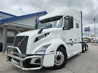 2022 VOLVO VNL64T740