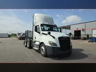 2019 Freightliner Cascadia 126