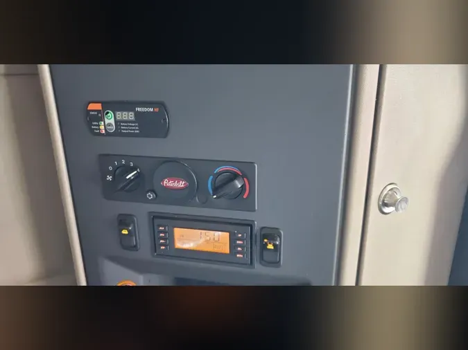 2022 Peterbilt 579