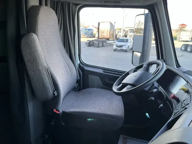 2024 VOLVO VNL64T860