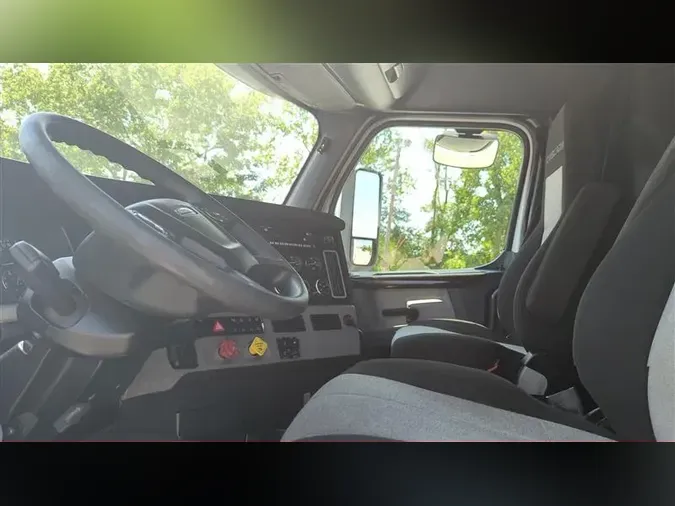 2019 FREIGHTLINER CA126
