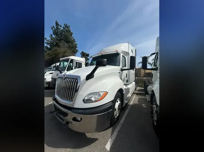 2019 NAVISTAR INTERNATIONAL LT625 SLPR CAB