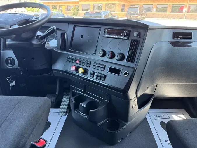 2023 FREIGHTLINER Cascadia 126