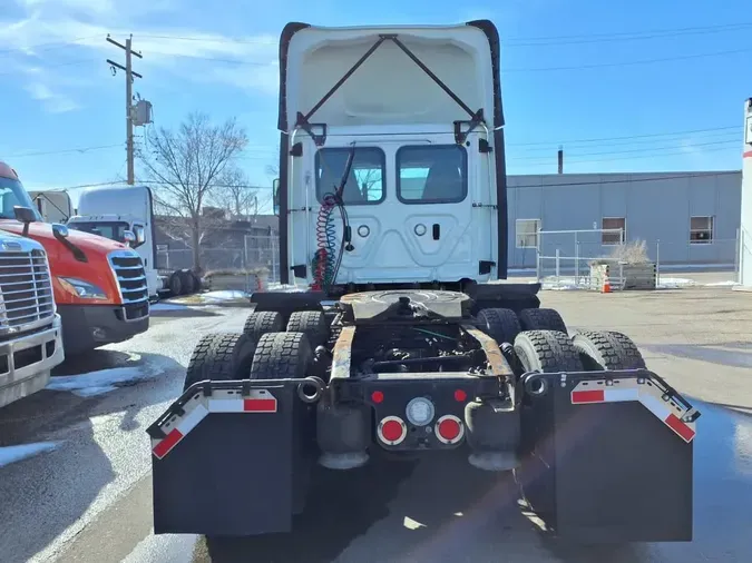 2020 FREIGHTLINER/MERCEDES NEW CASCADIA 116