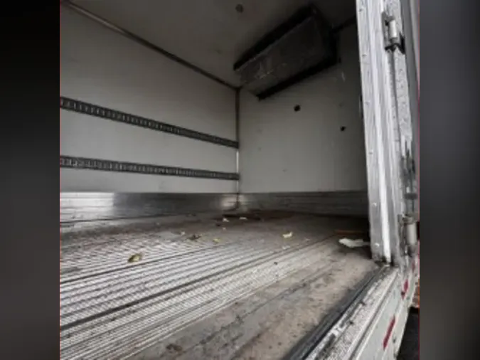 2020 FREIGHTLINER/MERCEDES M2 10636b985cdfbf6c95e28201526cd6edb9e