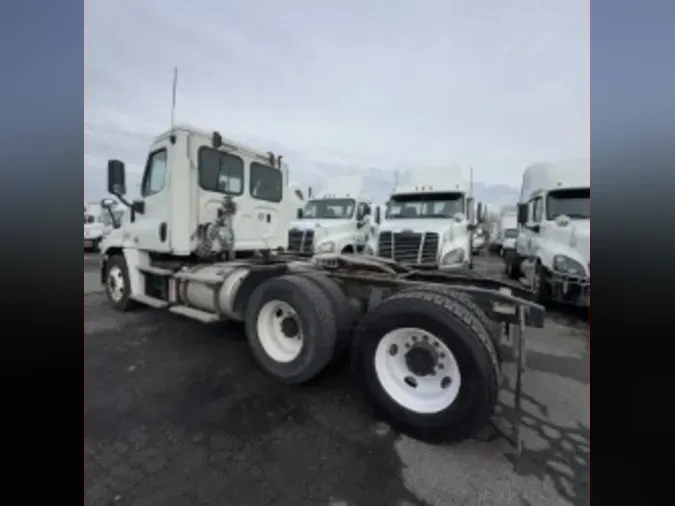 2018 FREIGHTLINER/MERCEDES CASCADIA 125
